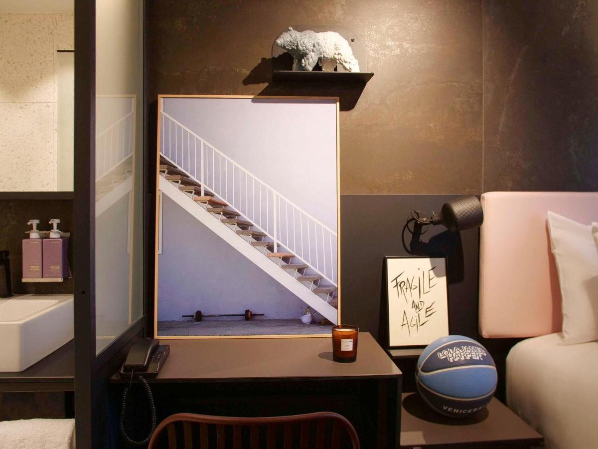 ホテル Tribe Paris Batignolles エクステリア 写真