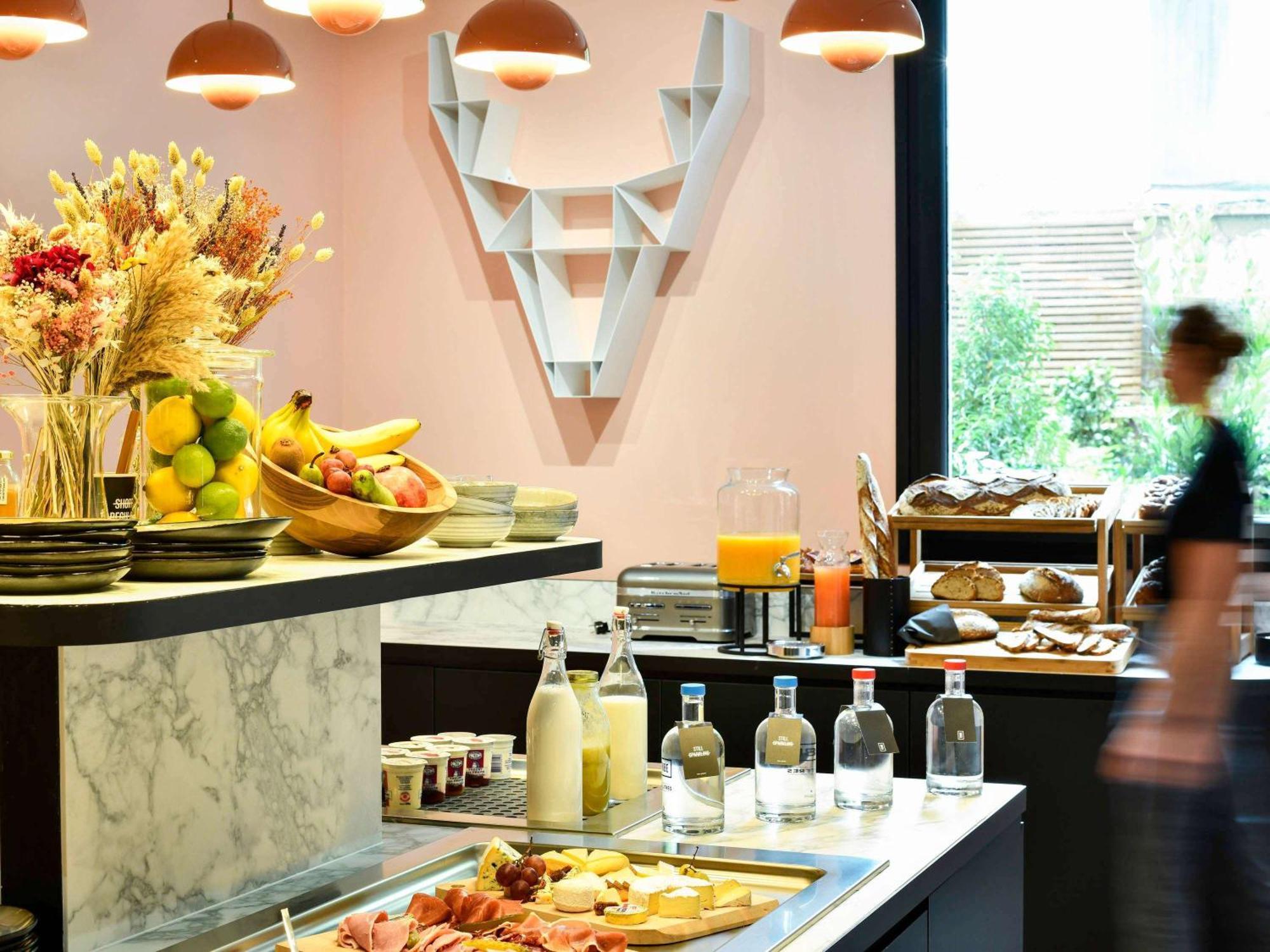 ホテル Tribe Paris Batignolles エクステリア 写真